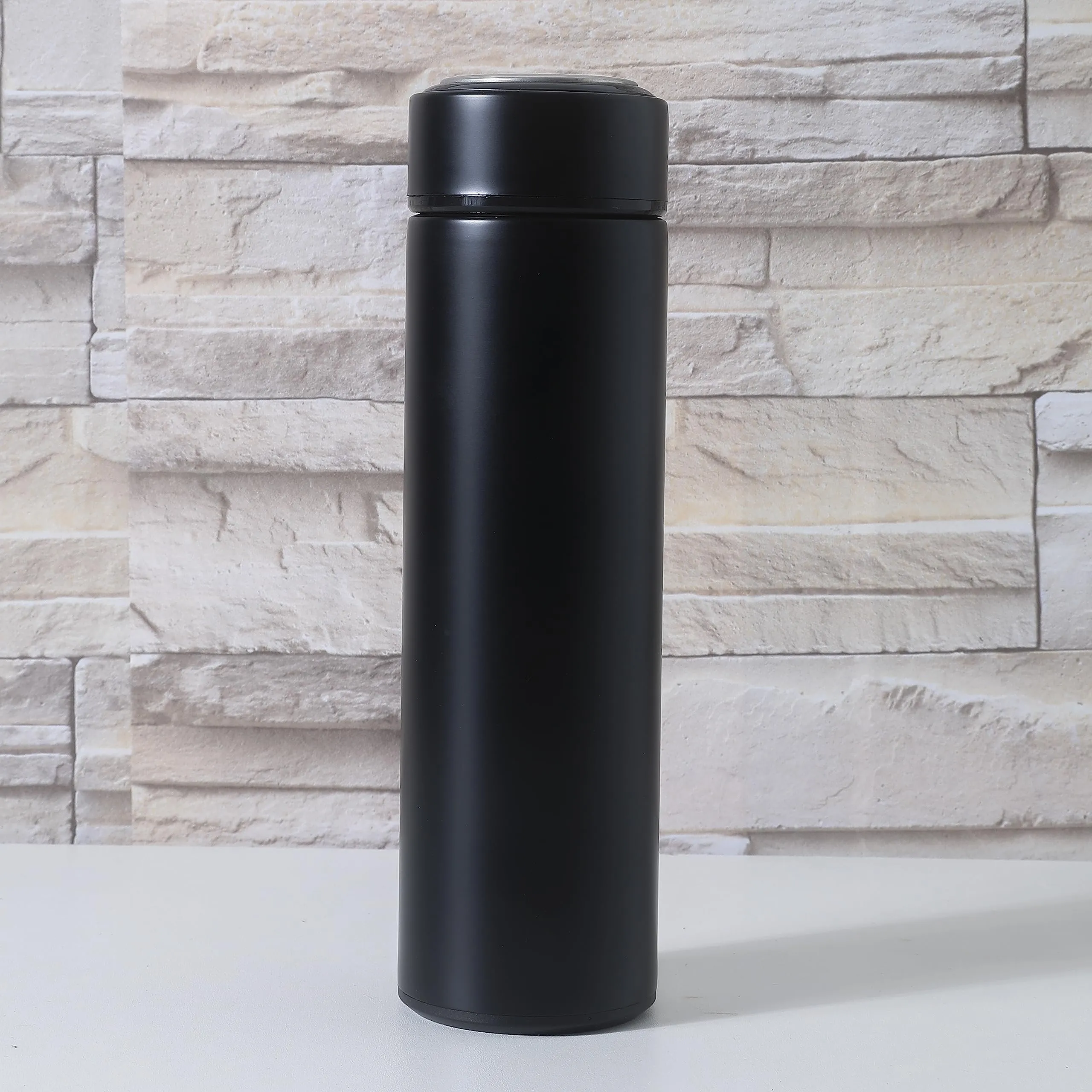 USHA SHRIRAM Insulated Stainless Steel Water Bottle (600ml) | Water Bottle for Home, Office & Kids | Hot for 18 Hours, Cold for 24 Hours | Rust-Free & Leak-Proof (Black)